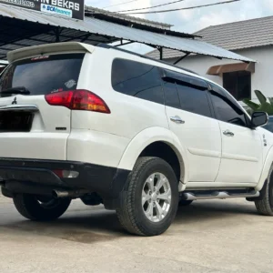Mobil 3 - Pajero