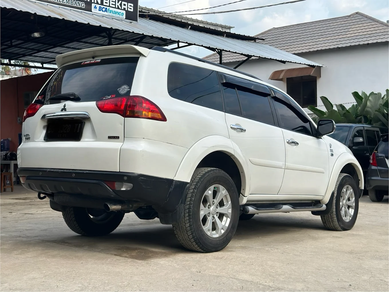 Mobil 3 - Pajero
